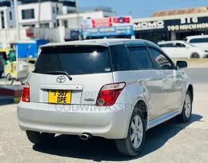 Toyota IST 2006 Silver