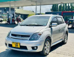 Toyota IST 2006 Silver
