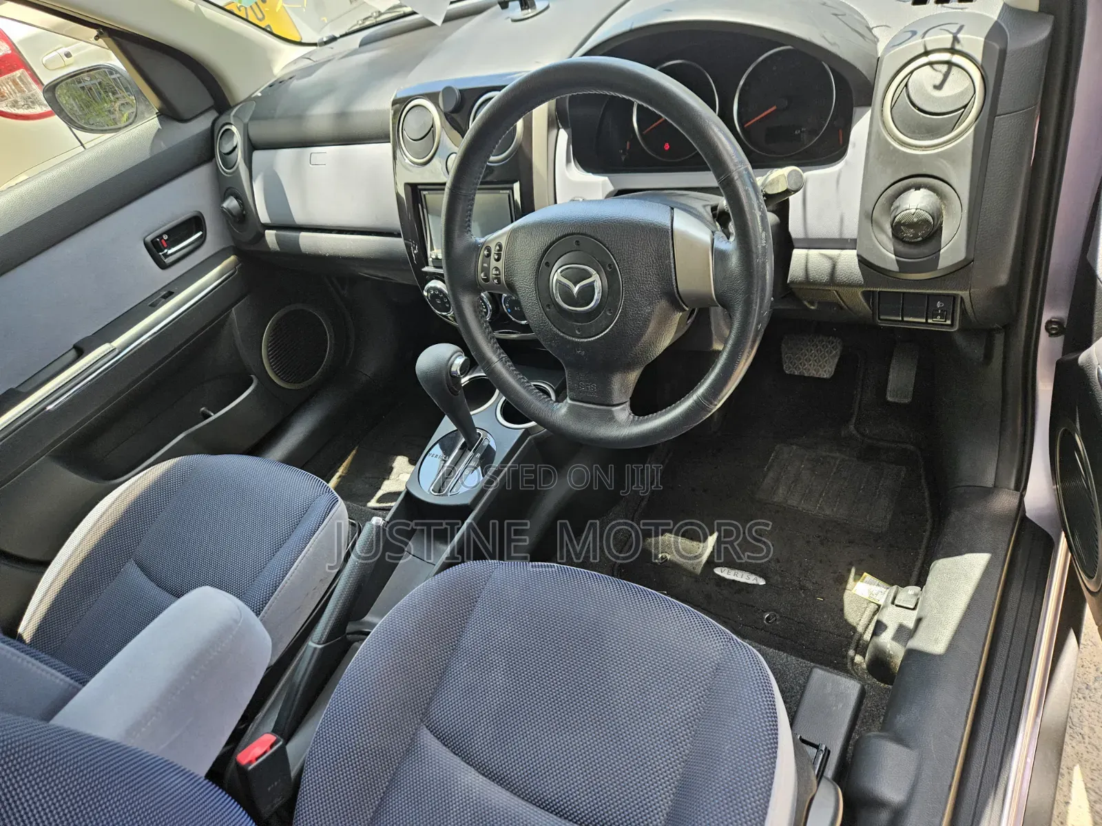 Mazda Verisa 2011 Silver