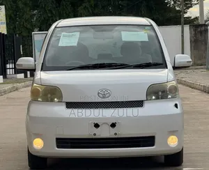 Toyota Porte 2008 White