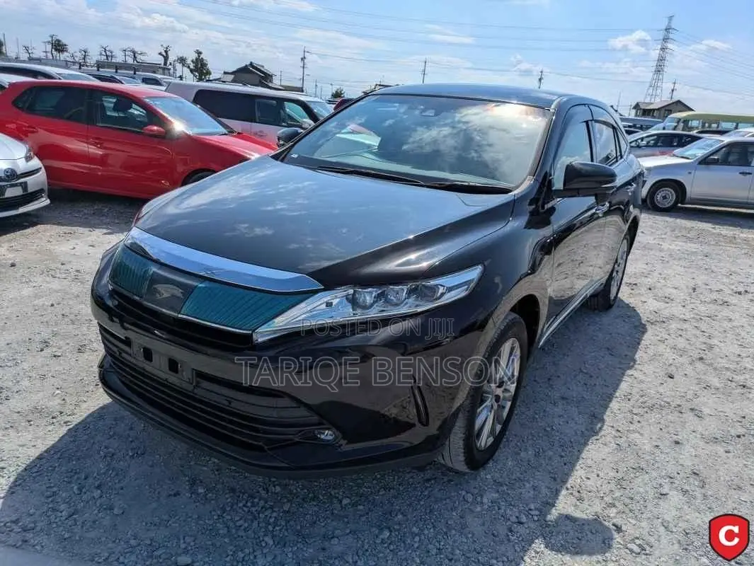 Toyota Harrier 2.0 2017 Black