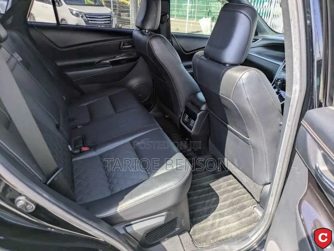 Toyota Harrier 2.0 2017 Black