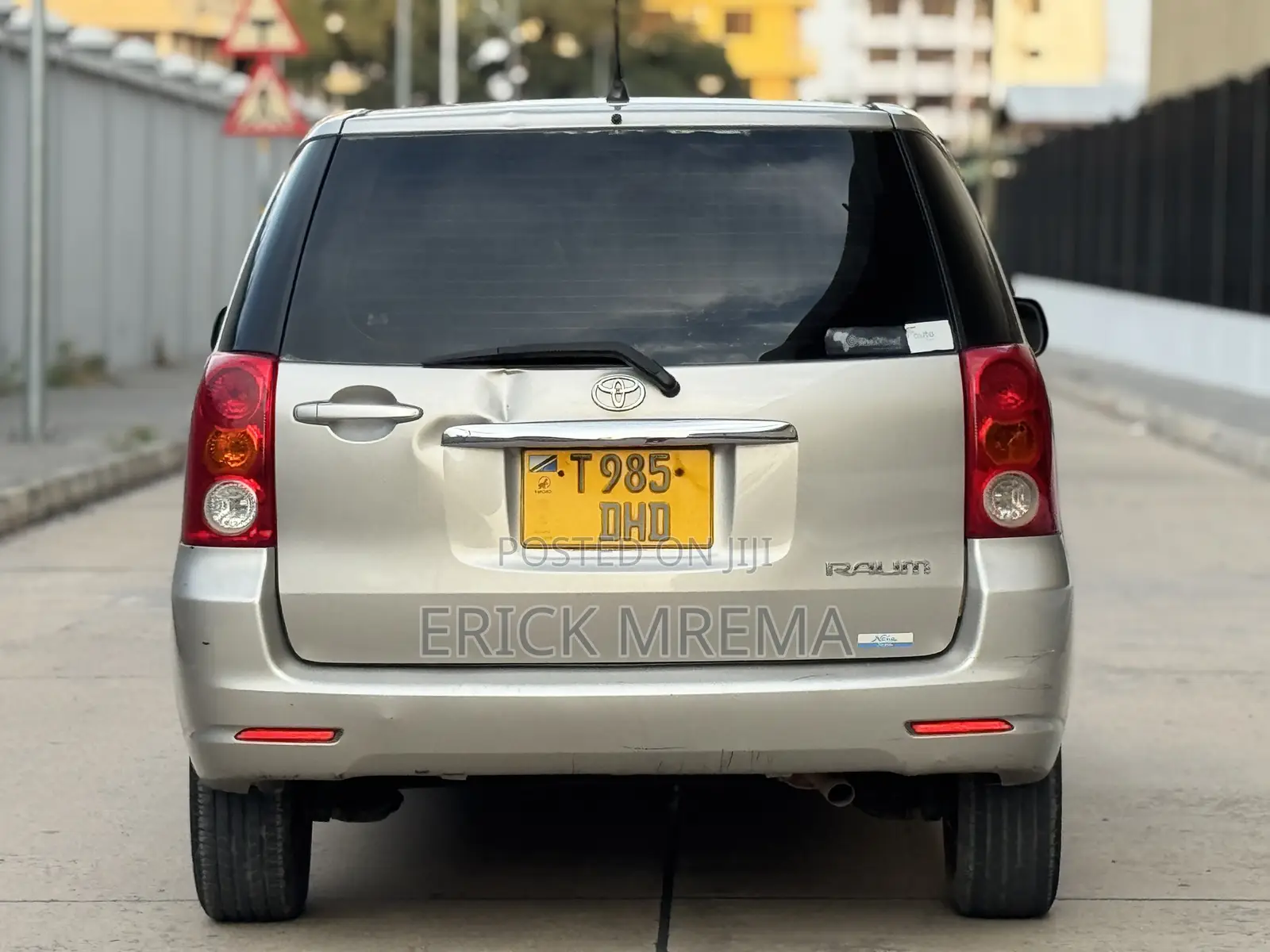 Toyota Raum 2004 Silver