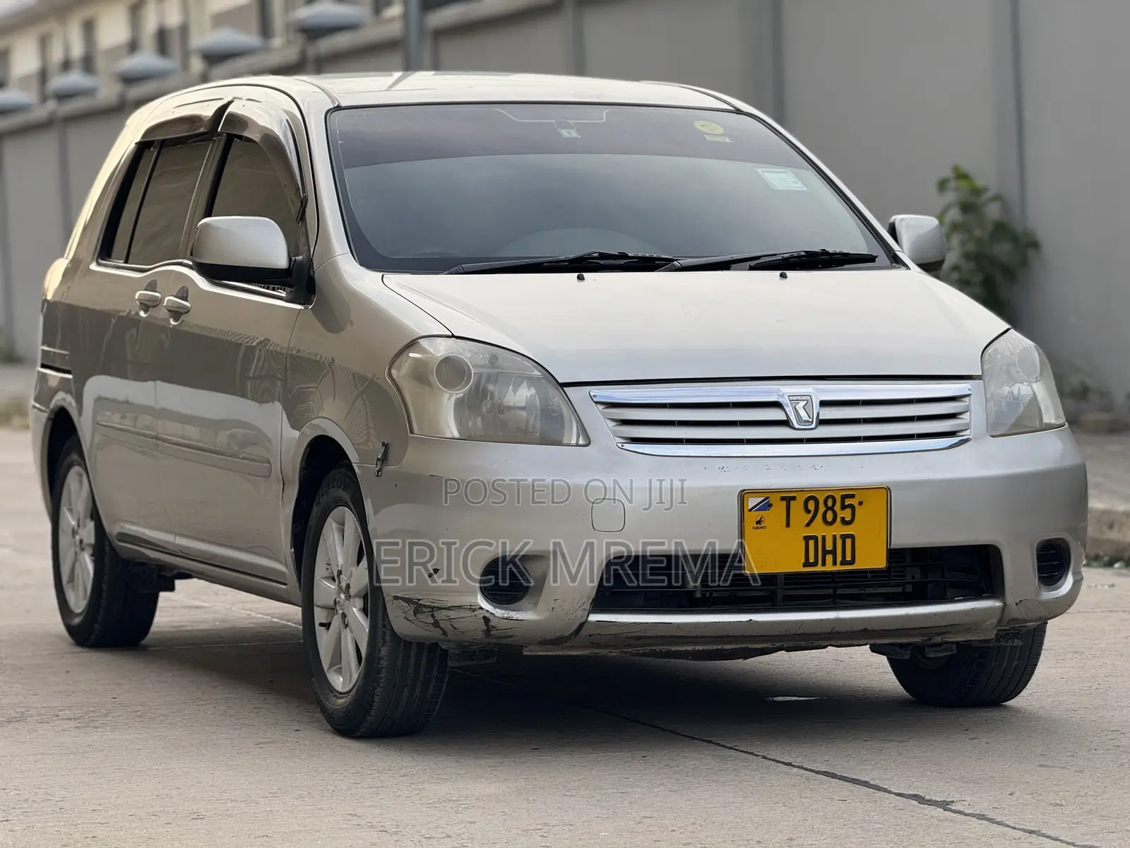 Toyota Raum 2004 Silver