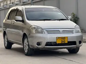 Toyota Raum 2004 Silver