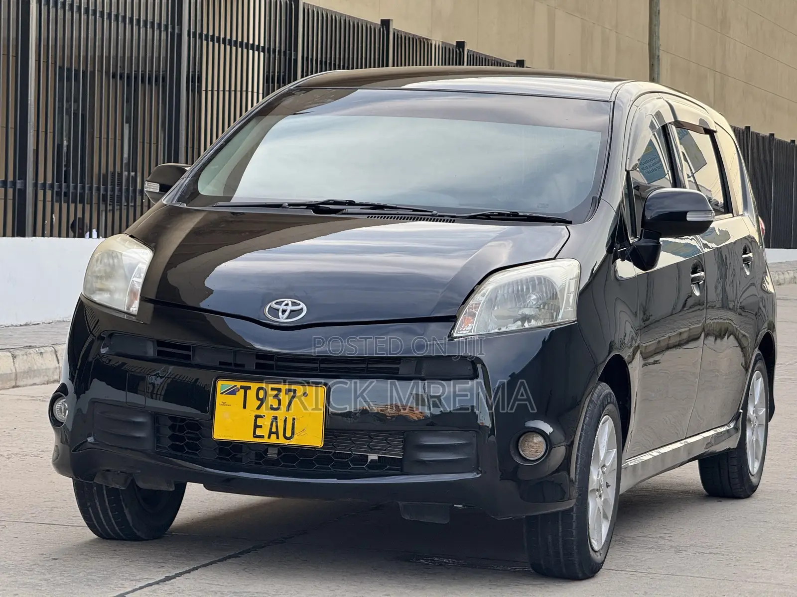 Toyota Passo Sette 2010 Black