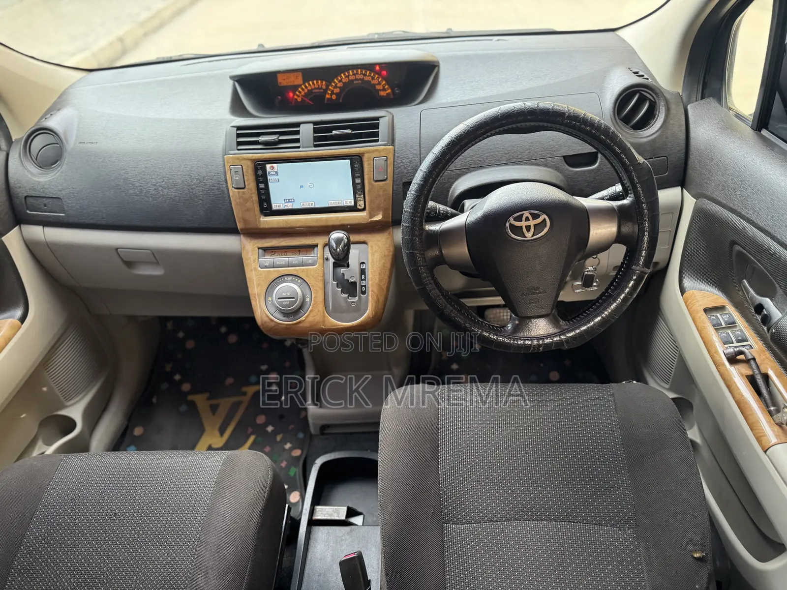 Toyota Passo Sette 2010 Black