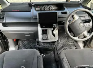 Toyota Noah 2.0 143hp FWD (7 Seater) 2007 Gray