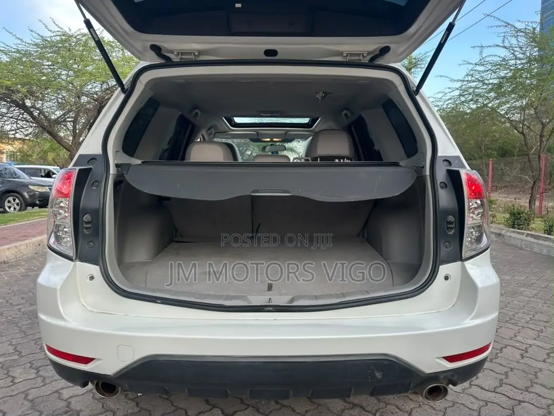 Subaru Forester 2010 Pearl
