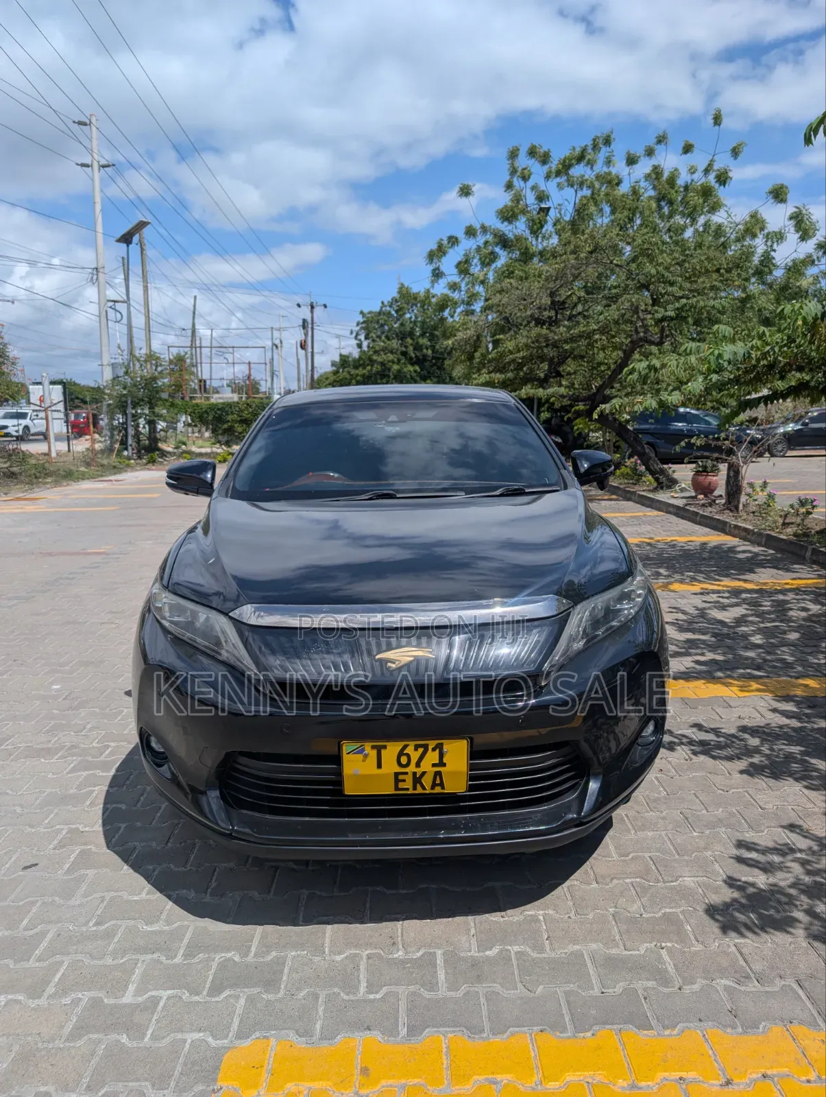 Toyota Harrier 2.0 4WD 2015 Black