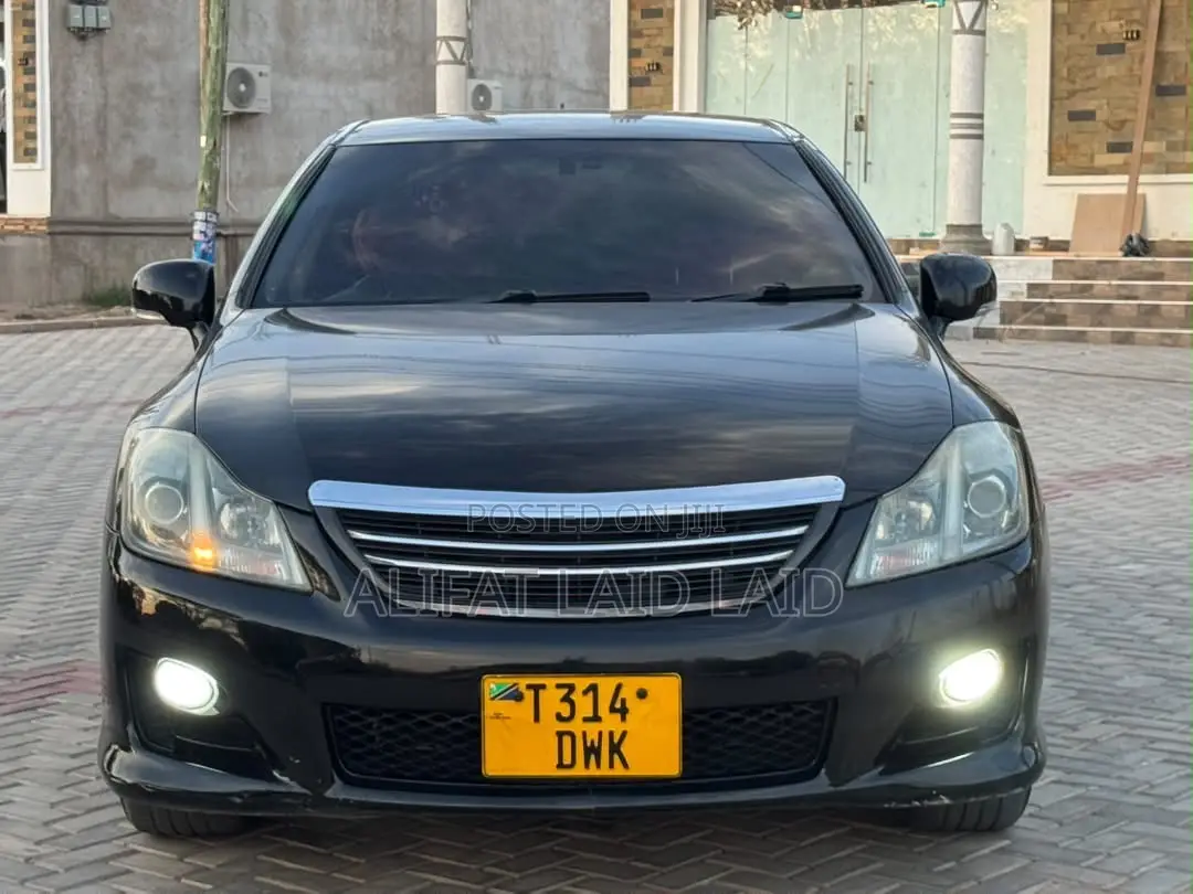 Toyota Crown 2009 Black