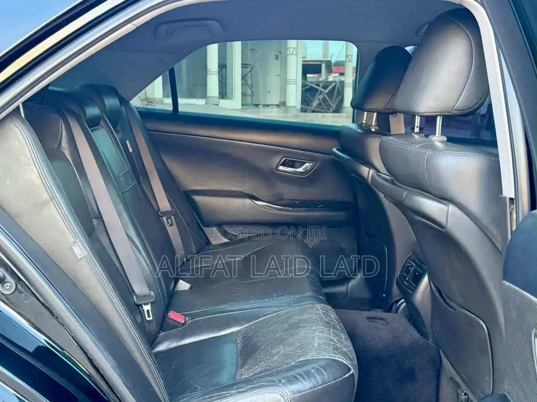 Toyota Crown 2009 Black