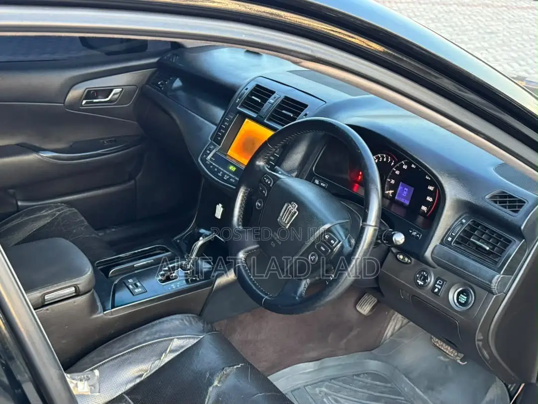 Toyota Crown 2009 Black