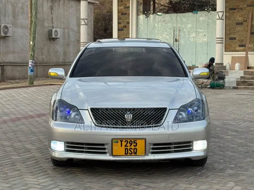Toyota Crown 2006 Silver