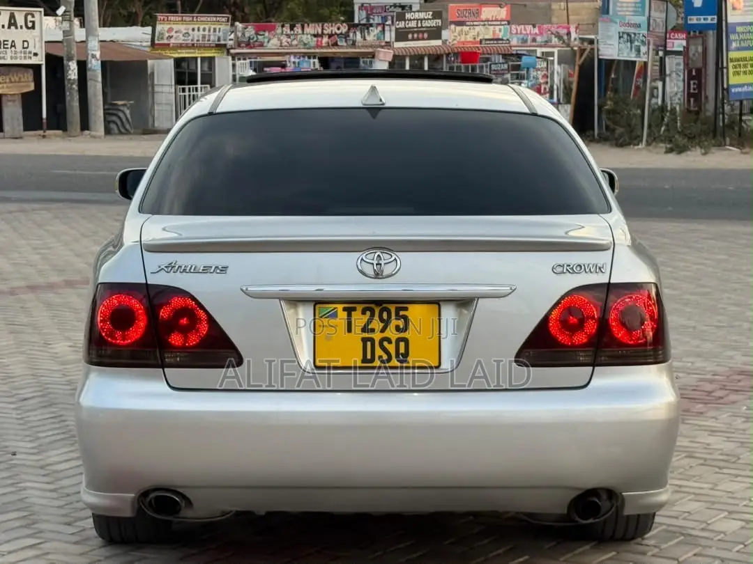 Toyota Crown 2006 Silver