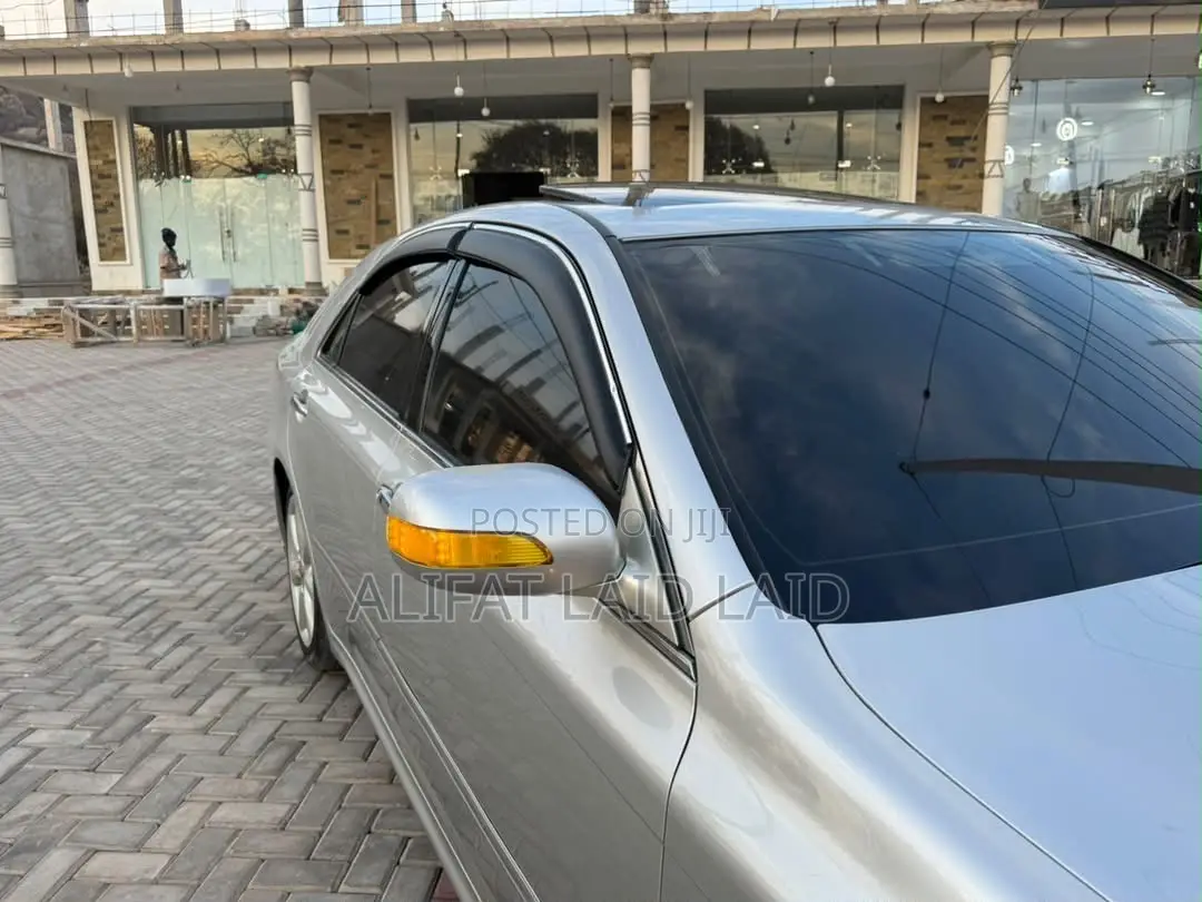 Toyota Crown 2006 Silver