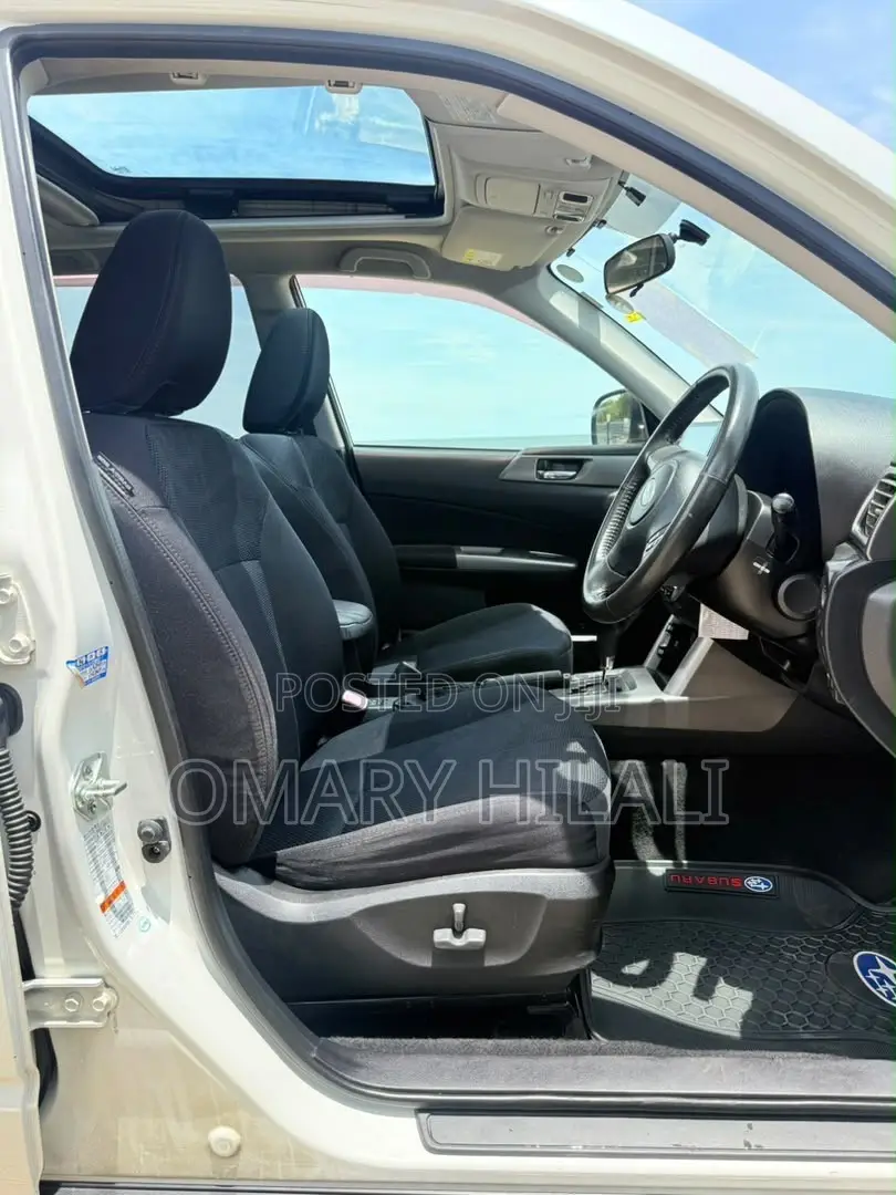 Subaru Forester 2011 Pearl
