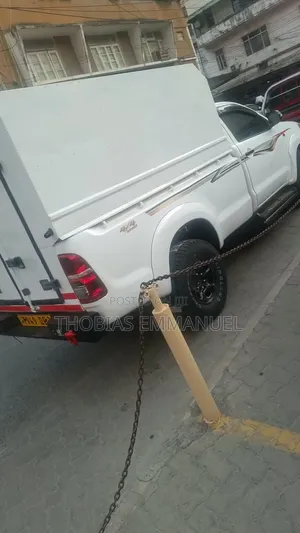 Toyota Hilux 2018 White