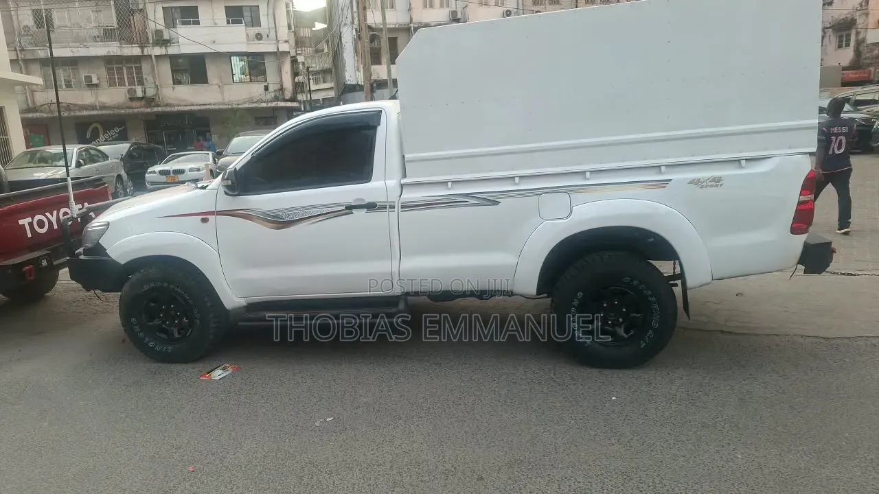Toyota Hilux 2018 White
