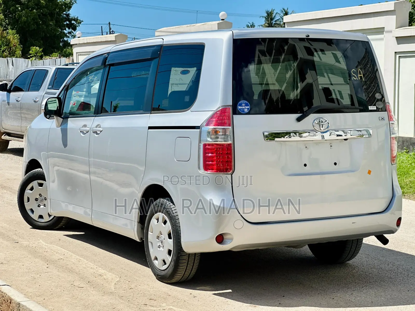 Toyota Noah 2009 Silver