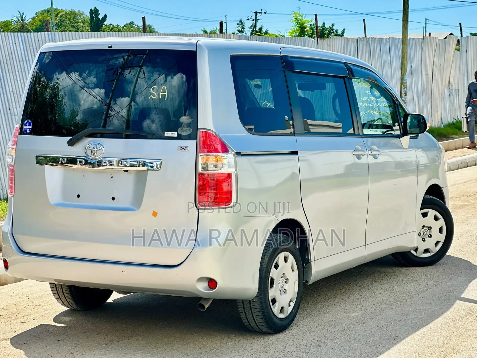 Toyota Noah 2009 Silver