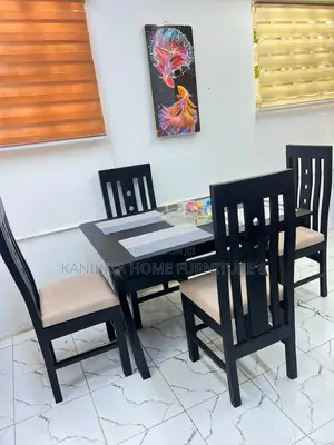 Dining Table Za Watu Wanne Ni Imara Na Nzuri
