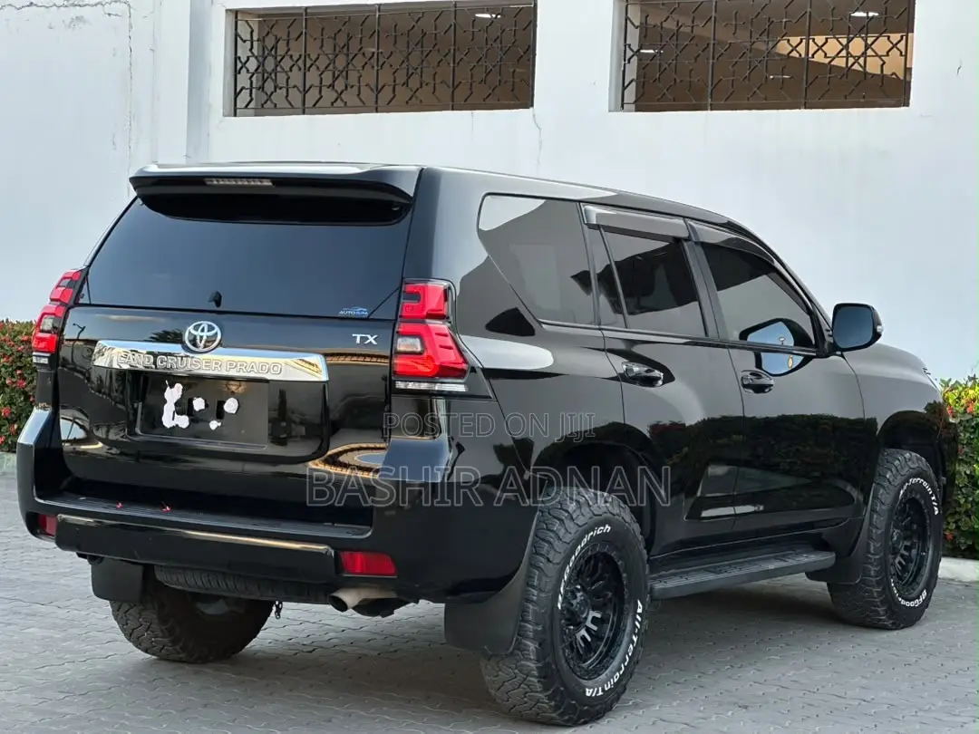 Toyota Land Cruiser Prado 2.8 2019 Matt Black
