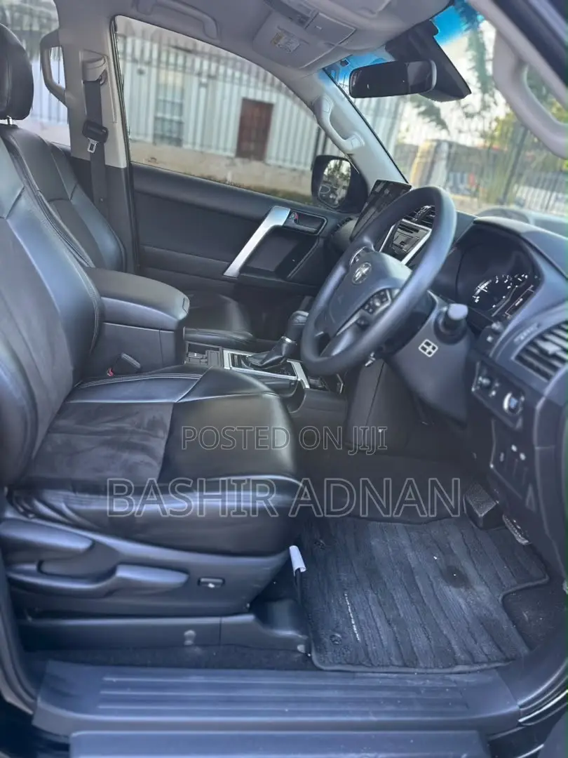 Toyota Land Cruiser Prado 2.8 2019 Matt Black