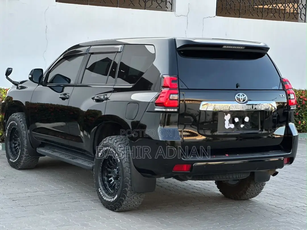Toyota Land Cruiser Prado 2.8 2019 Matt Black