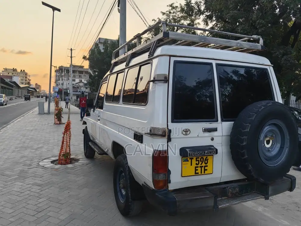 Toyota Land Cruiser 2008 White