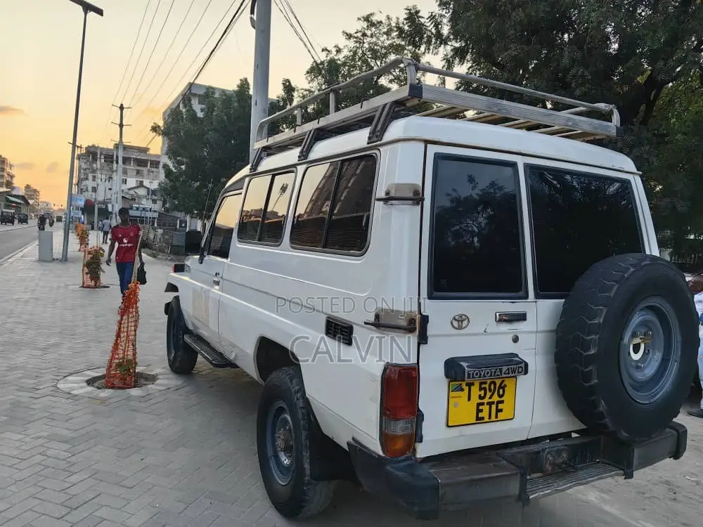 Toyota Land Cruiser 2008 White