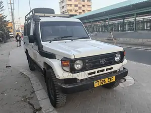 Toyota Land Cruiser 2008 White