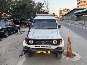 Toyota Land Cruiser 2008 White