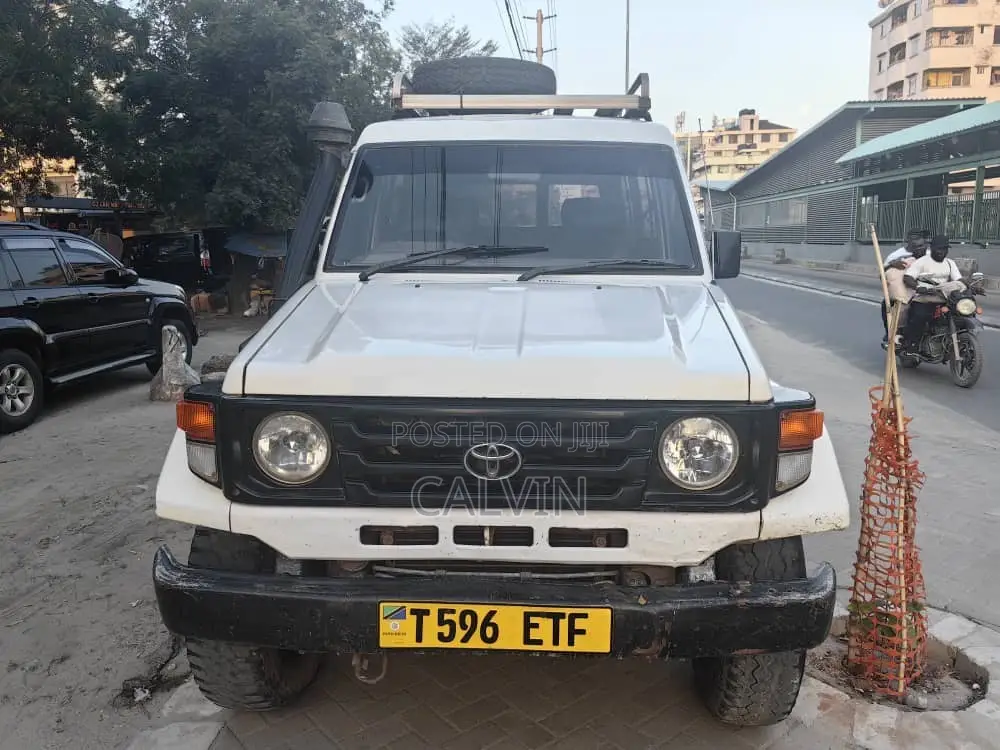 Toyota Land Cruiser 2008 White