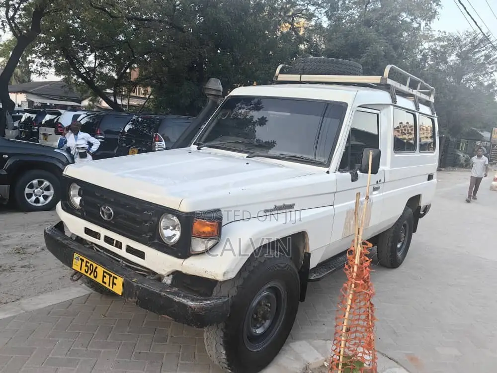 Toyota Land Cruiser 2008 White