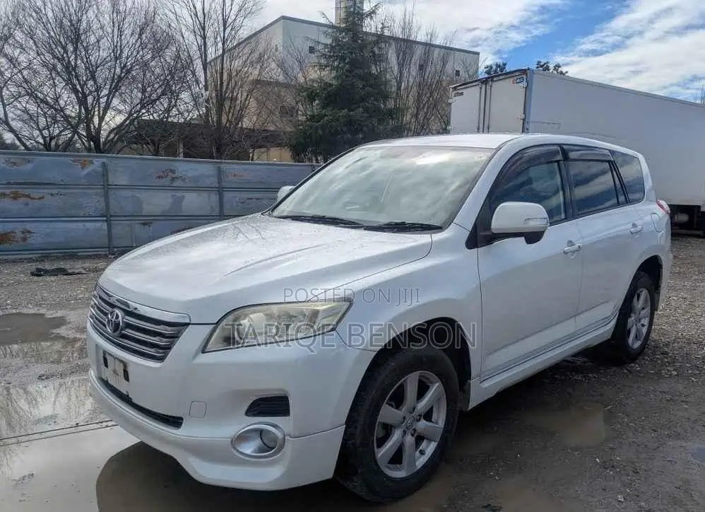 Toyota Vanguard 2009 White