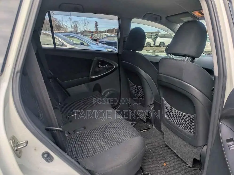 Toyota Vanguard 2009 White