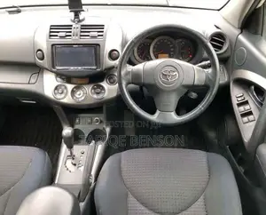 Toyota Vanguard 2009 White