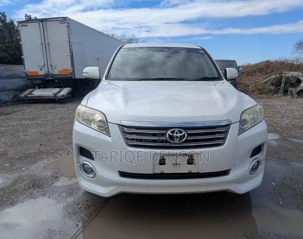 Toyota Vanguard 2009 White