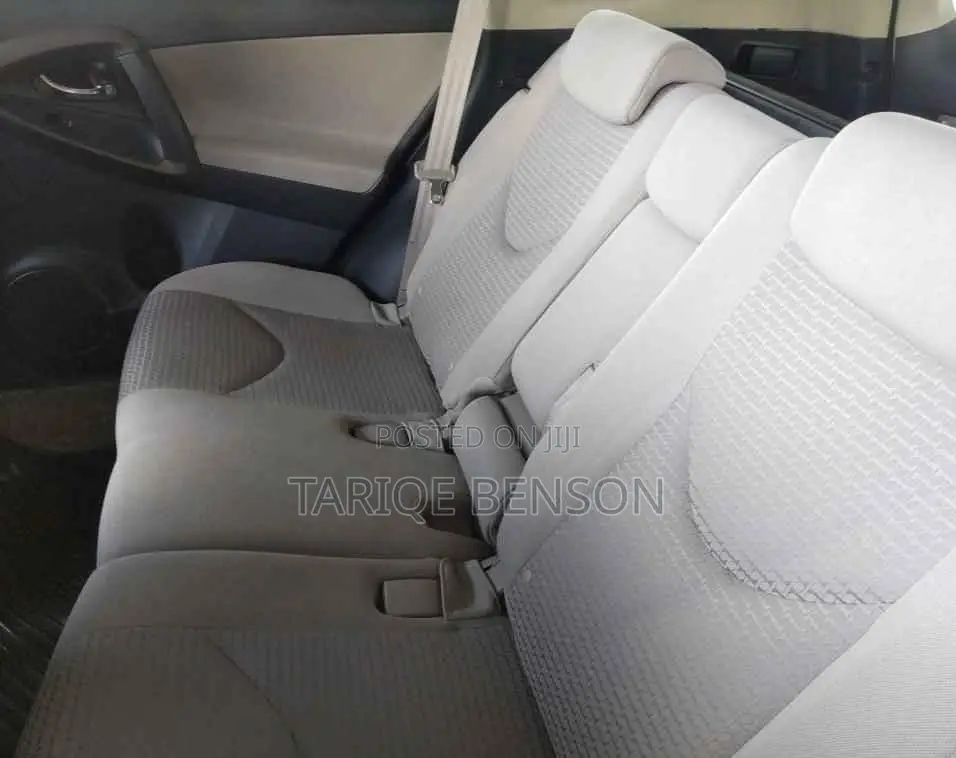 Toyota Vanguard 2008 White