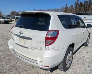 Toyota Vanguard 2008 White