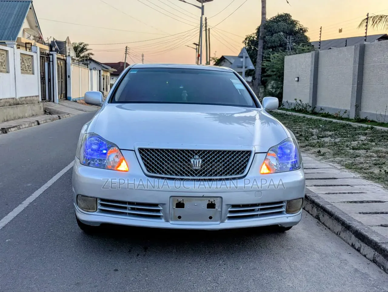 Toyota Crown 2004 Silver