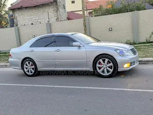 Toyota Crown 2004 Silver