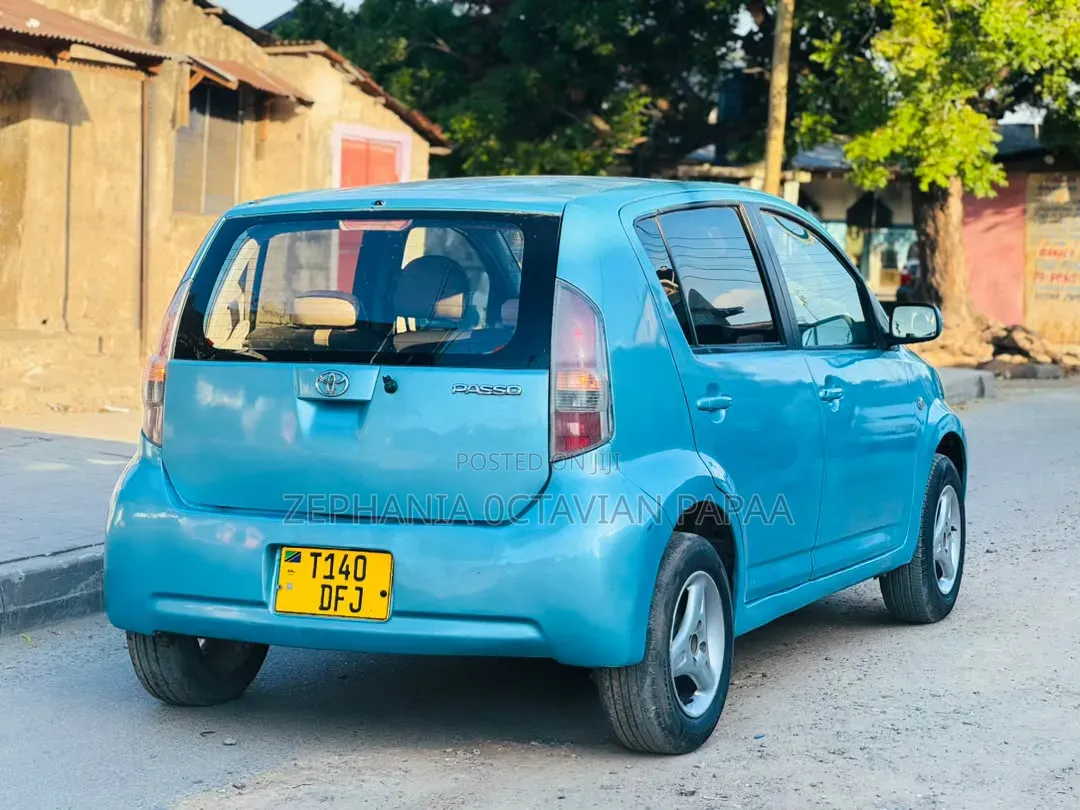 Toyota Passo 2004 Blue