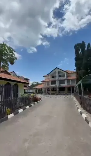 Furnished 4bdrm Villa in Oyster Bay for sale