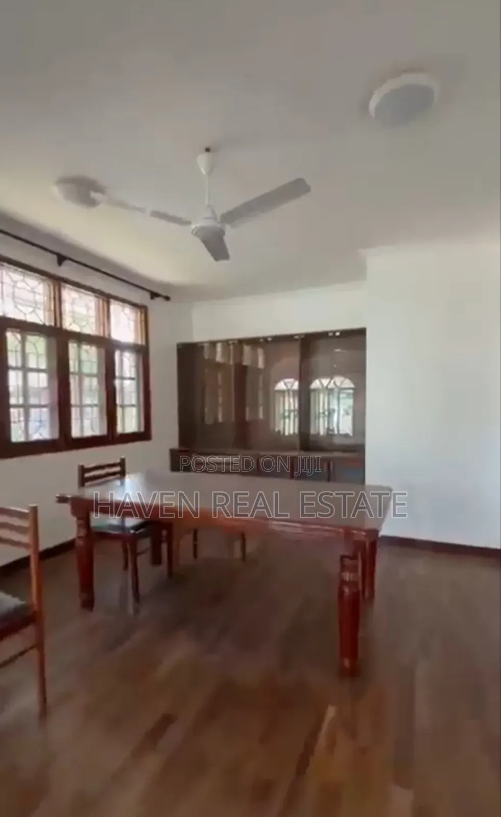 Furnished 4bdrm Villa in Oyster Bay for sale