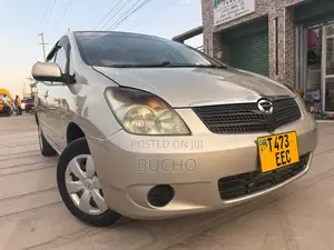 Toyota Corolla Spacio 2002 Gold