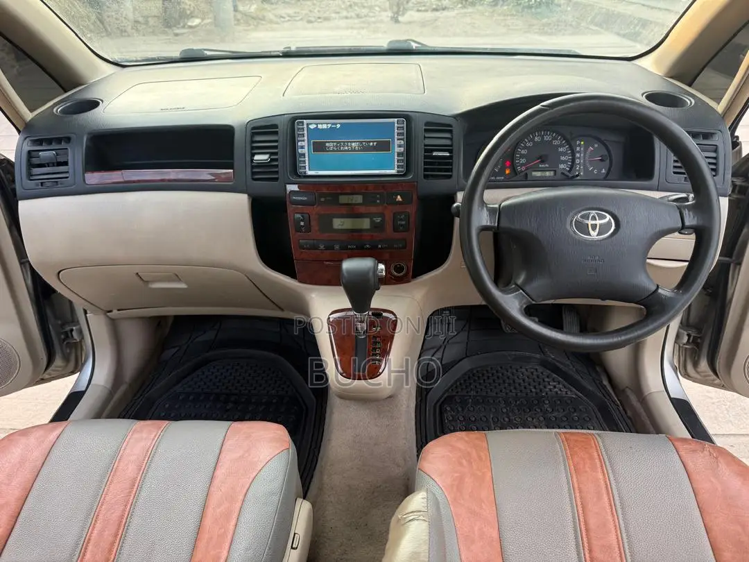 Toyota Corolla Spacio 2002 Gold