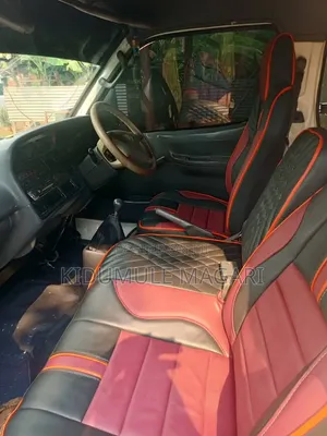 Toyota Grand HiAce 2000 Pearl