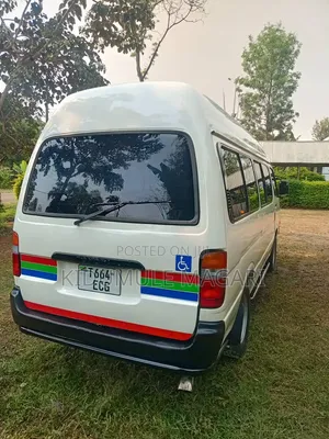 Toyota Grand HiAce 2000 Pearl